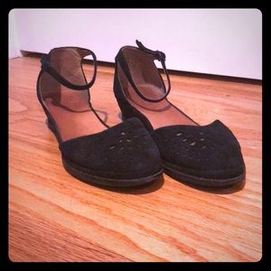 Gentle Souls by Kenneth Cole black suede wedge